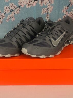 NIB Nike Reax 8 TR Mesh Grey Shoe Sneaker 621716 010 Mens Size 11.5